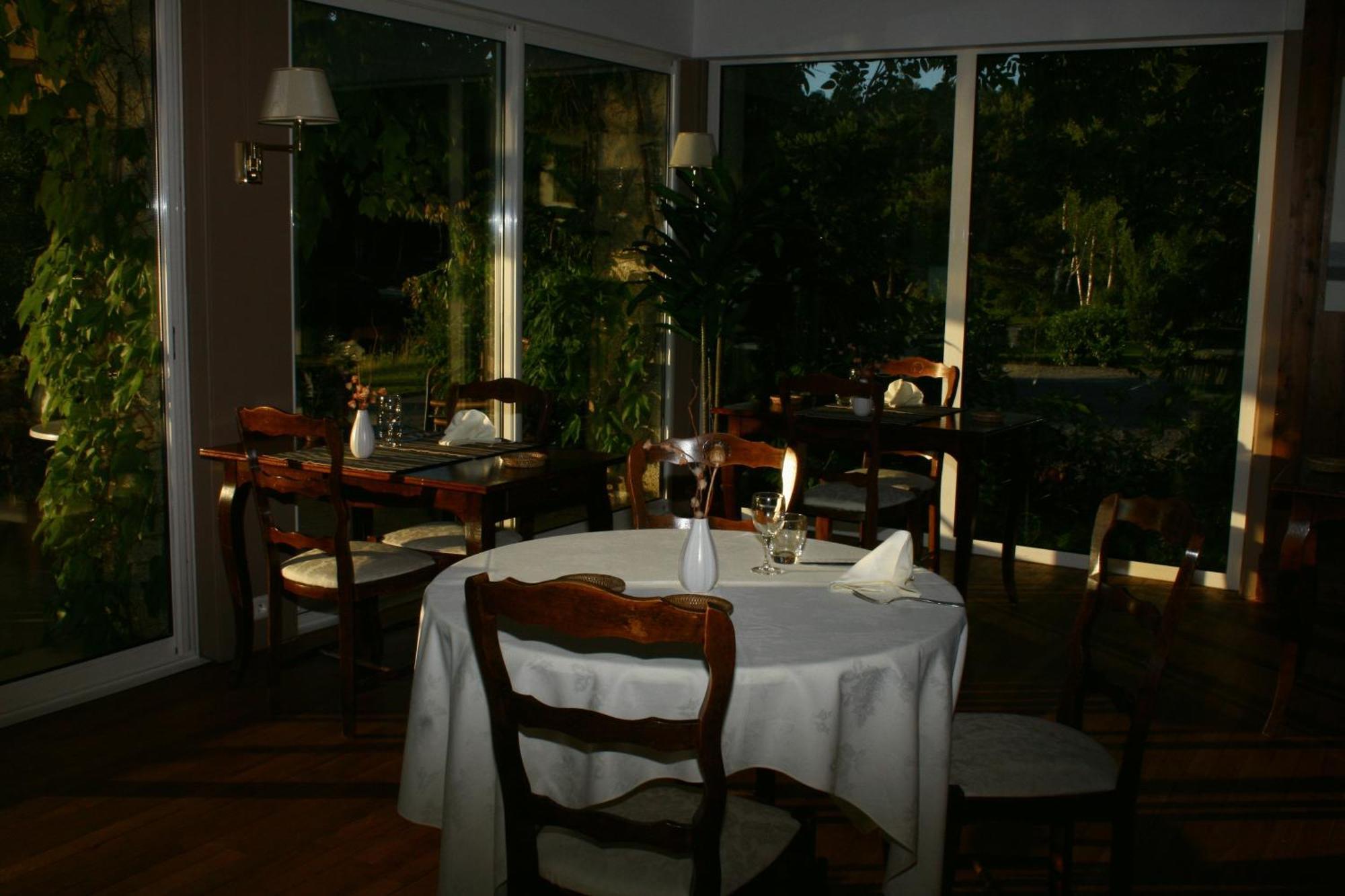 Logis Hotel Du Lac Neuvic  المظهر الخارجي الصورة