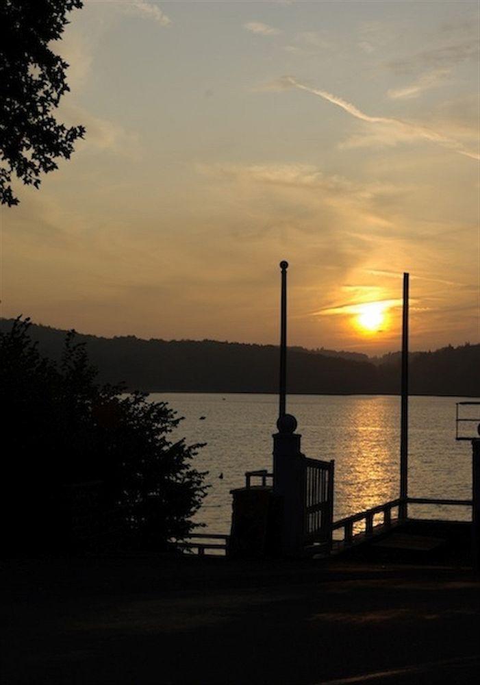Logis Hotel Du Lac Neuvic  المظهر الخارجي الصورة