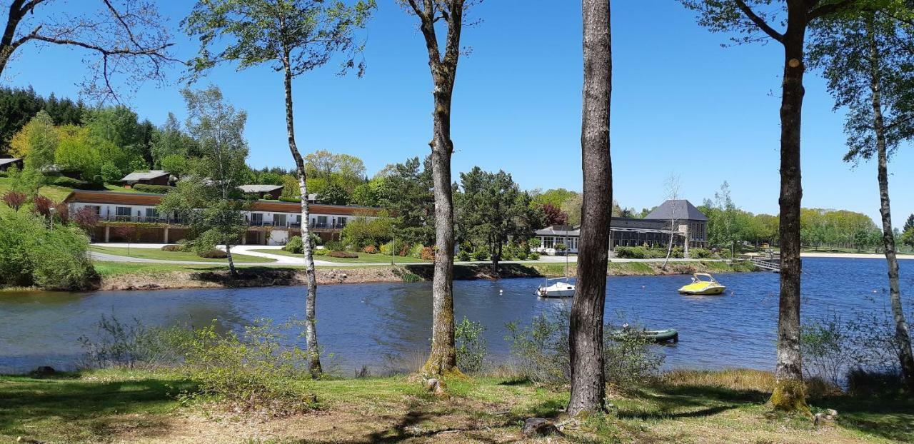 Logis Hotel Du Lac Neuvic  المظهر الخارجي الصورة