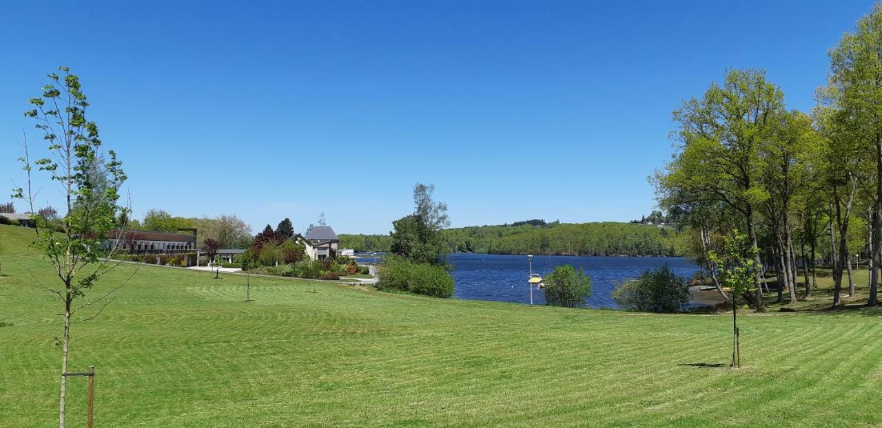 Logis Hotel Du Lac Neuvic  المظهر الخارجي الصورة