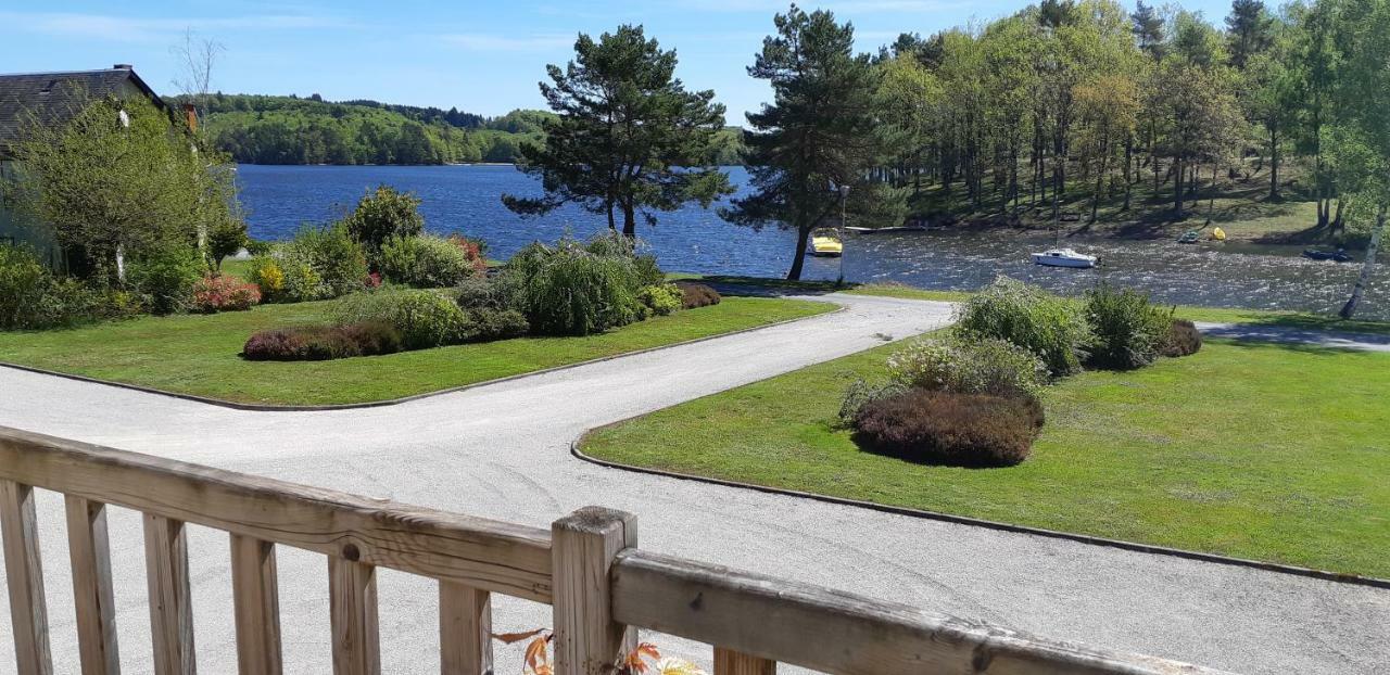 Logis Hotel Du Lac Neuvic  المظهر الخارجي الصورة